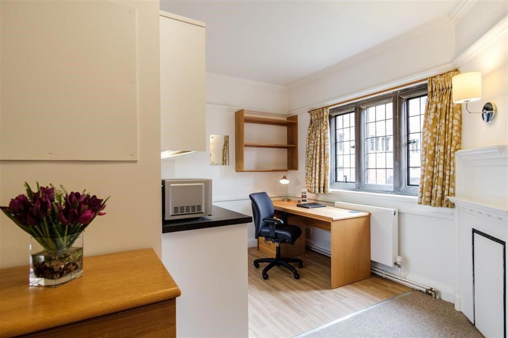 Hotel Westminster College à CBG Extérieur photo